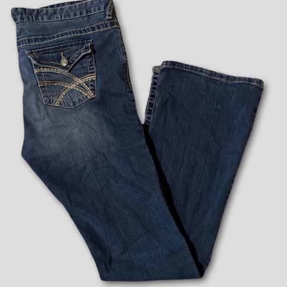 Rue21 Junior’s Mid-Rise Boot Cut Flap Back Embroidered Pocket Blue Jeans 11/12 - Picture 5 of 6